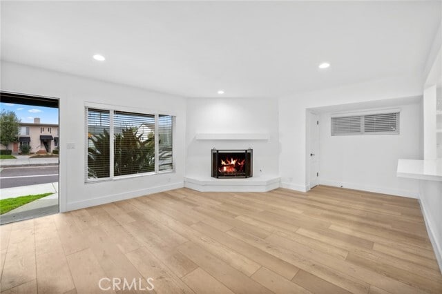 Building Photo - 526 Irvine Ave