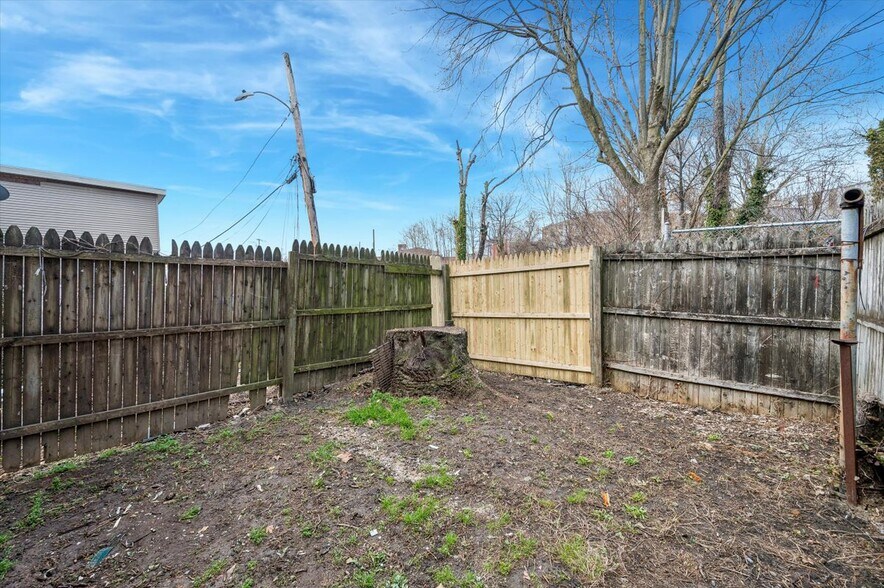 Building Photo - 1110 Morton Ave