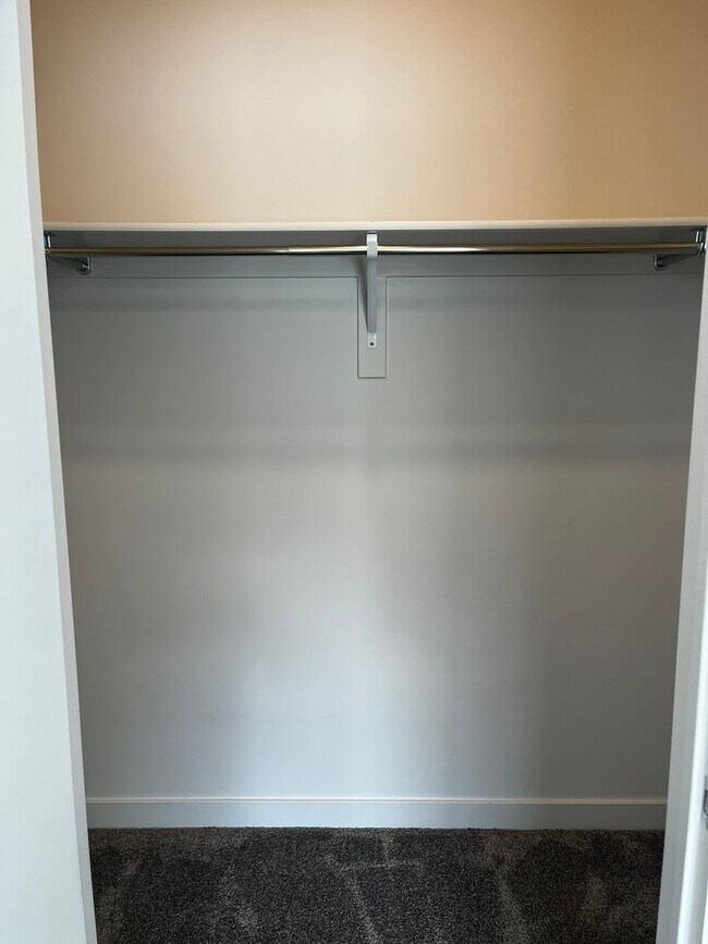 Building Photo - Absolutely STUNNING Townhome!!!