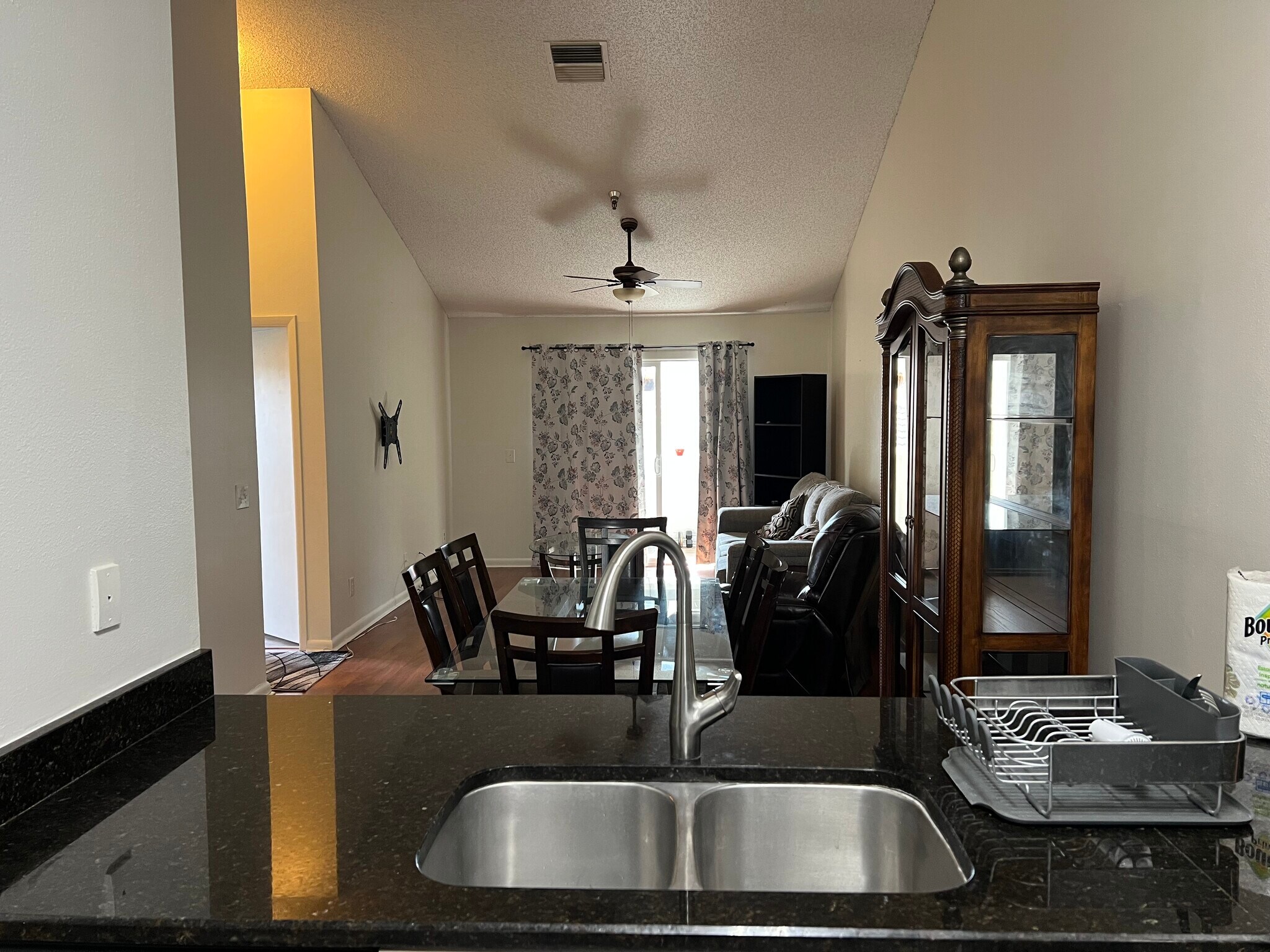 Building Photo - 15215 Amberly Dr