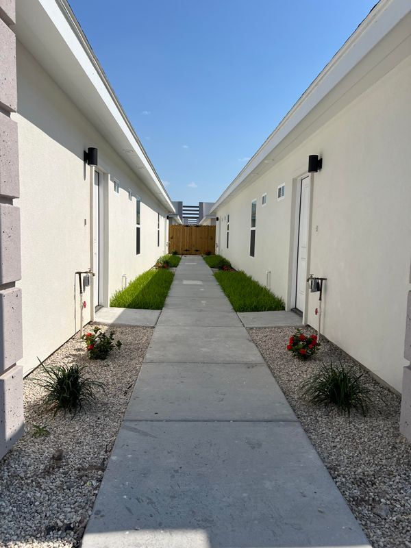 Building Photo - 3104 W Driftwood St