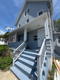 Building Photo - 39 Bank St