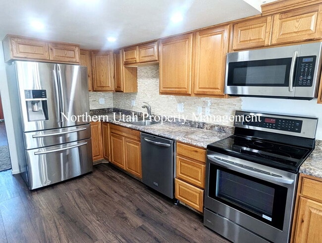 Building Photo - 4 Bed, 2 Bath HVAC