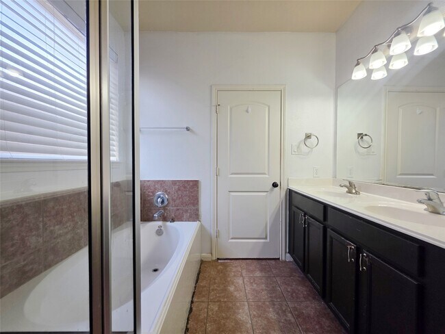 Building Photo - 6038 Starbrook Creek Dr