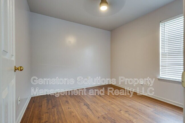 Building Photo - 3011 Baker Way
