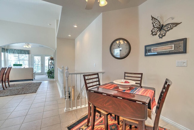 Building Photo - Fully Furnished Home. All utilities includ...