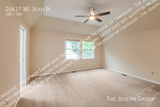 Building Photo - 20637 NE 34th Pl
