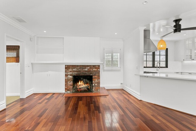 Building Photo - 311 33rd St