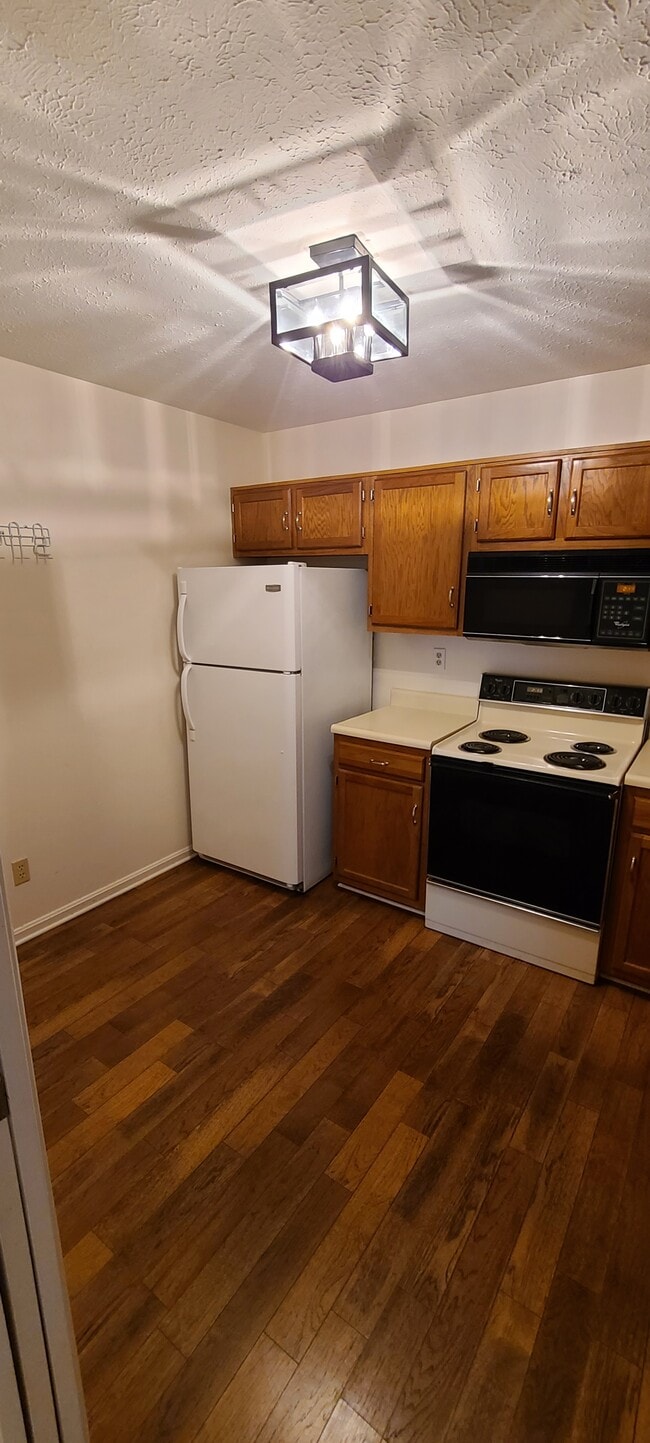 Kitchen - 3721 Bardstown Rd