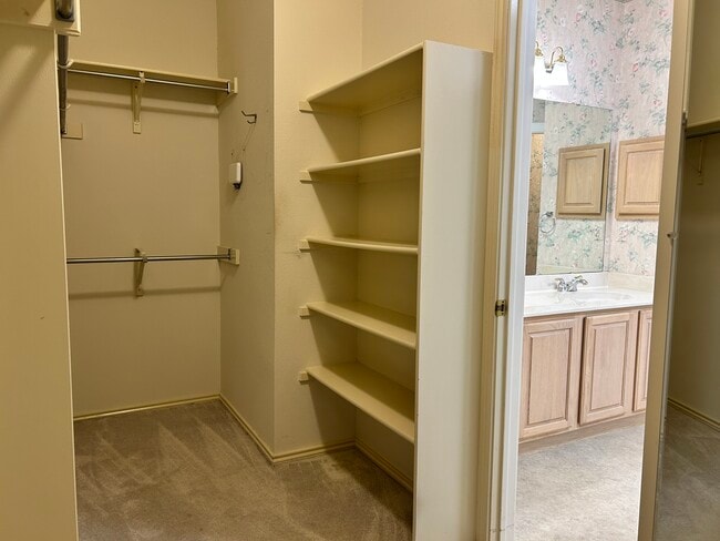 Building Photo - 5706 Quail Crown