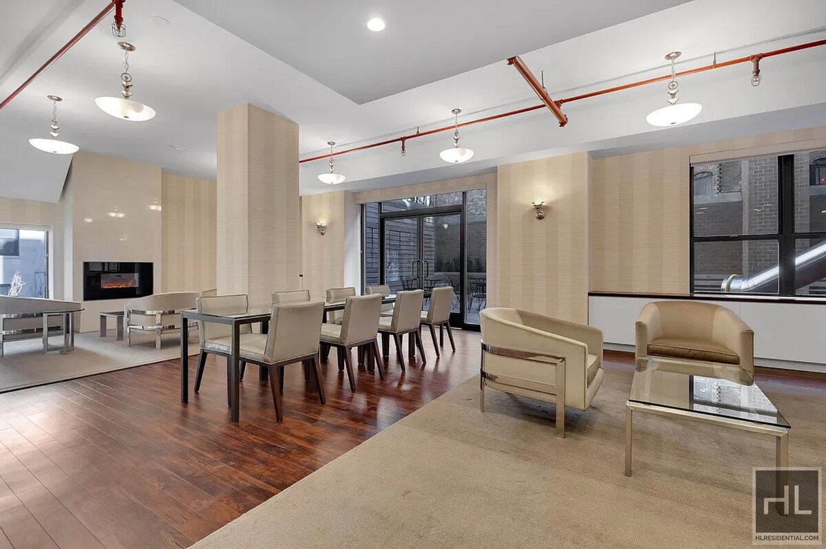 Building Photo - West 87th Street