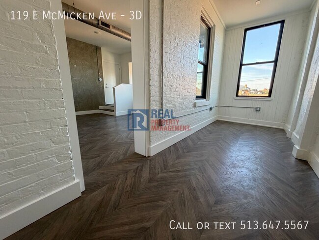 Building Photo - 119 E McMicken Ave