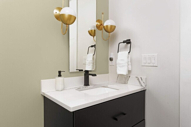 Building Photo - 126 2nd Ave N