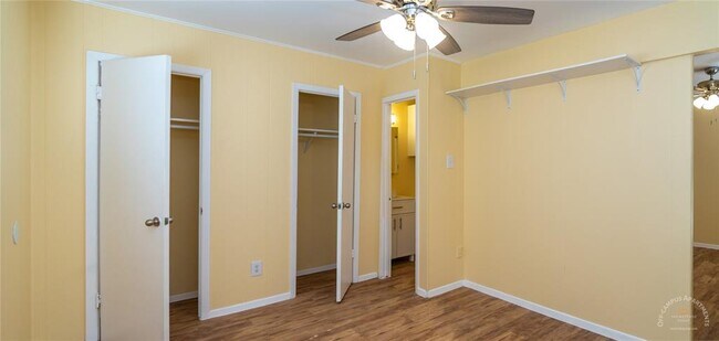 Building Photo - 2108 San Gabriel St