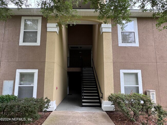 Building Photo - 6985 Ortega Woods Dr