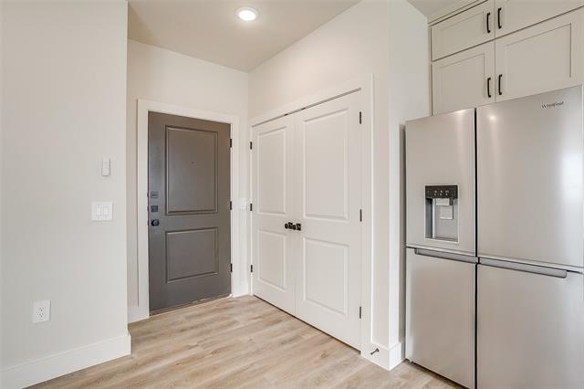 Building Photo - 408 Foch St