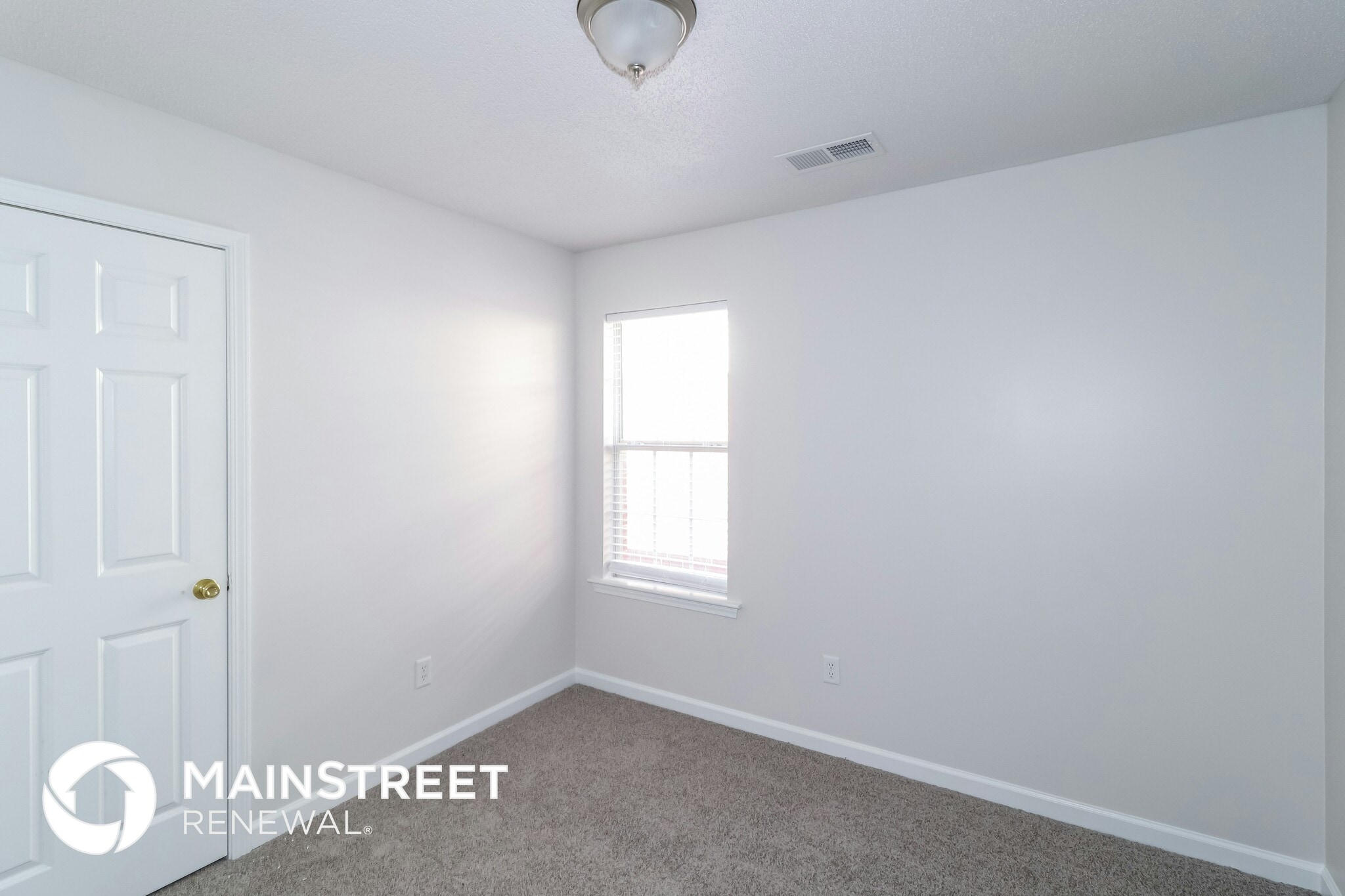 Building Photo - 7068 Kings Crown Dr