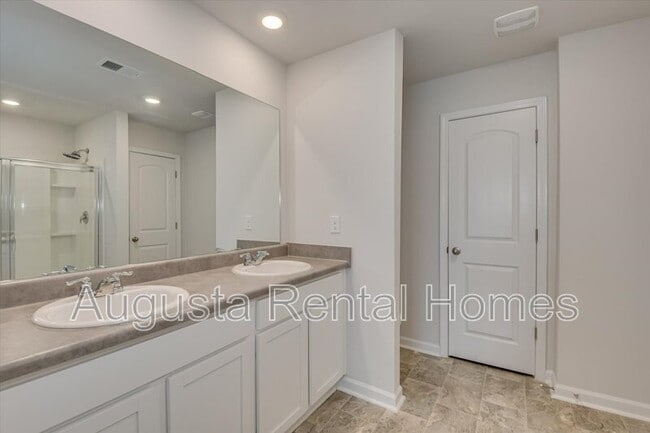 Building Photo - 4315 Newland St