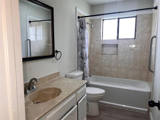 Building Photo - 1005 Bass Dr