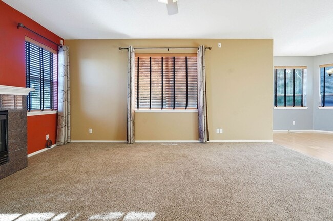 Building Photo - 4Bd/2.5Ba Two Story House - Available Soon!