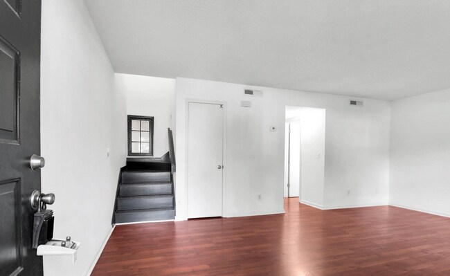 Building Photo - 1676 Hunters Run Dr