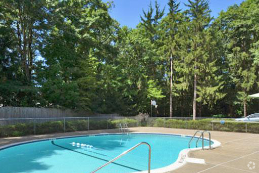 Pool - Carpenter Village Apartments