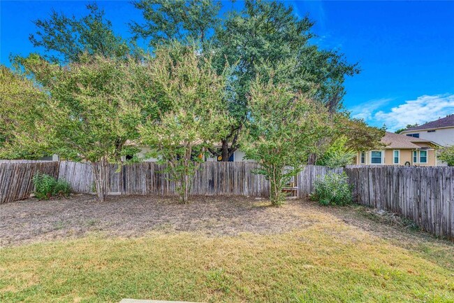 Building Photo - 3712 Julianas Way