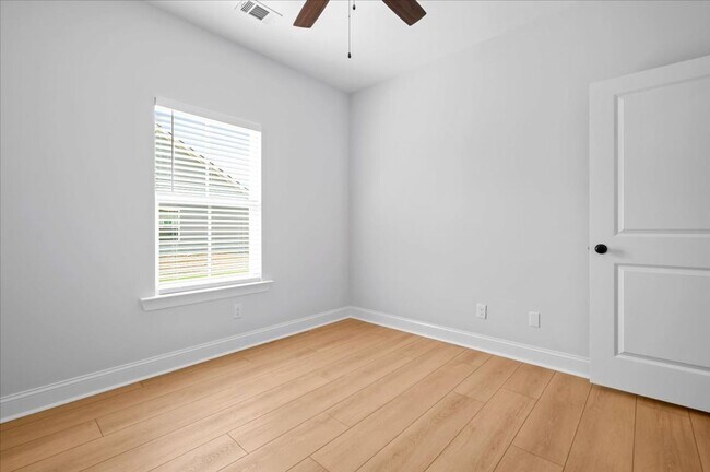 Building Photo - 70 Owens Rd