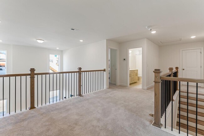 Building Photo - 116 Farrier Ln