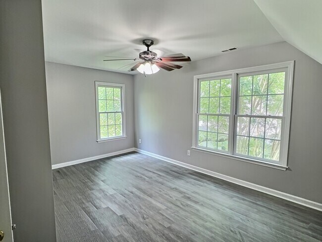 Building Photo - 109 Weatherhill Point