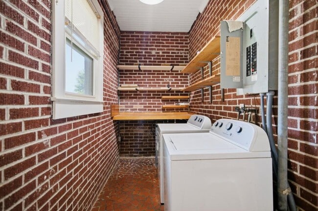 Building Photo - 108 Cullum St