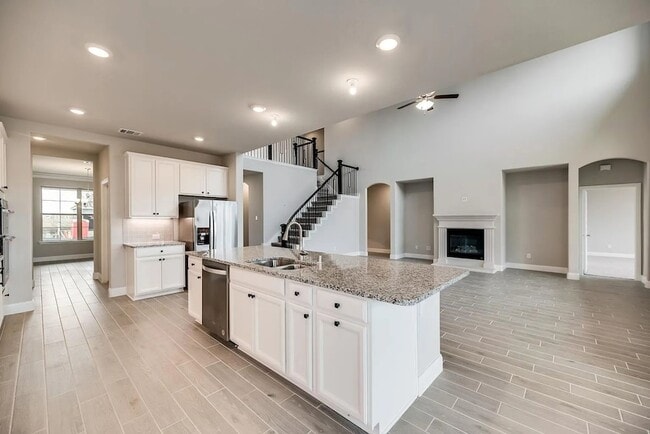 Building Photo - 412 Winding Creek Ln