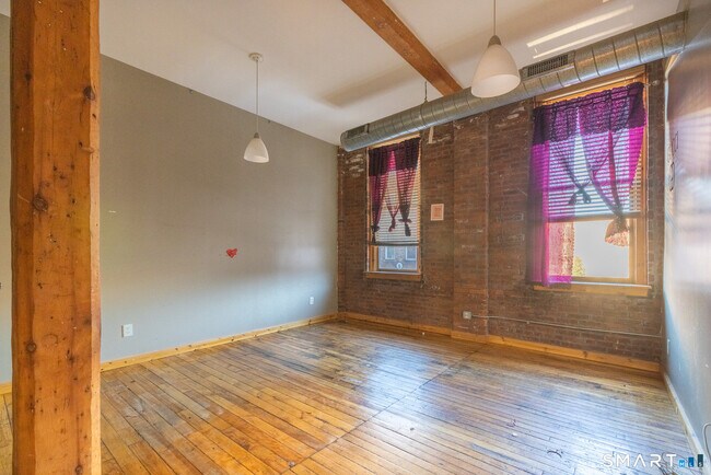 Building Photo - 325 Lafayette St