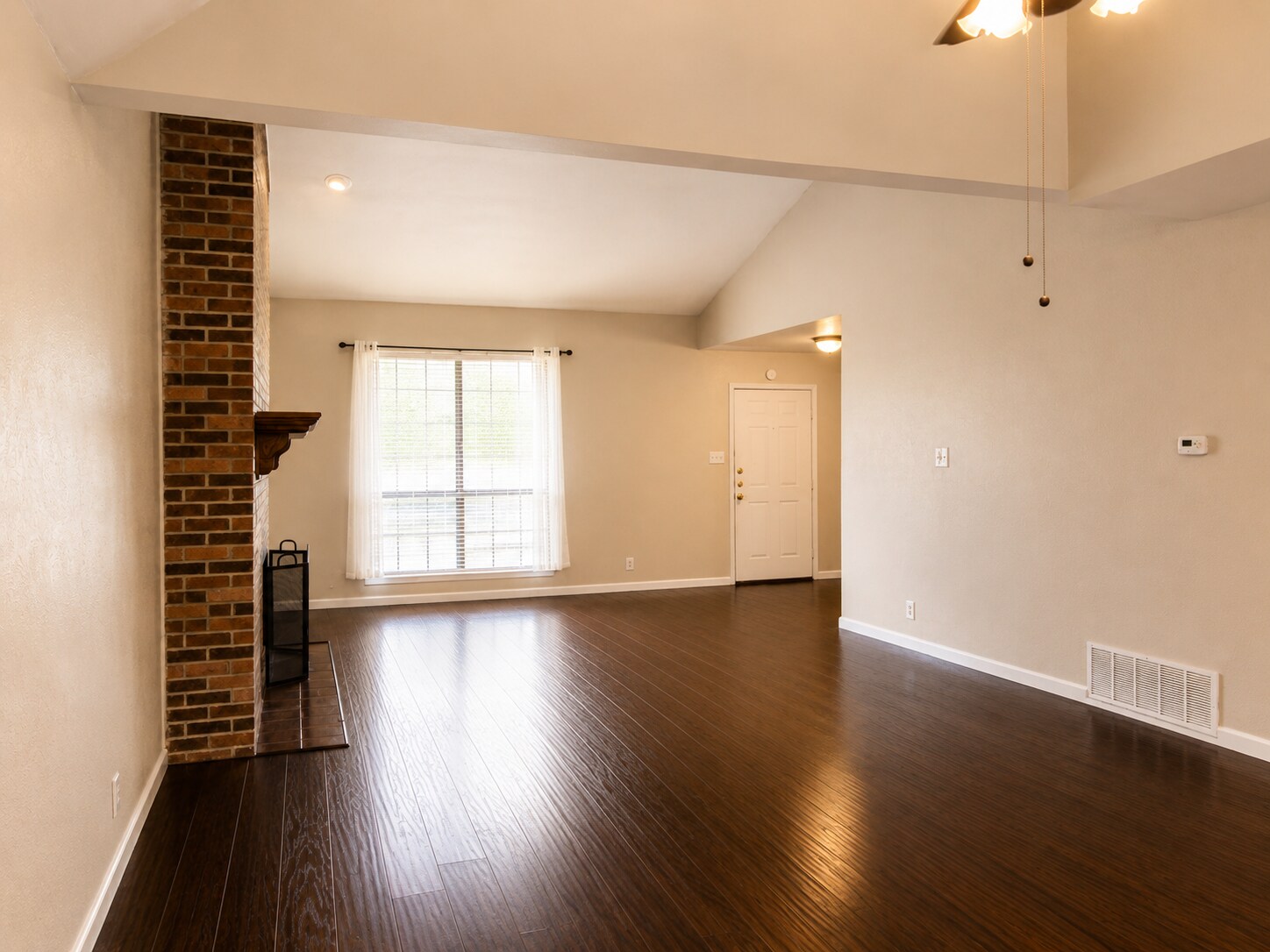 Building Photo - 126 Hollyhill Ln