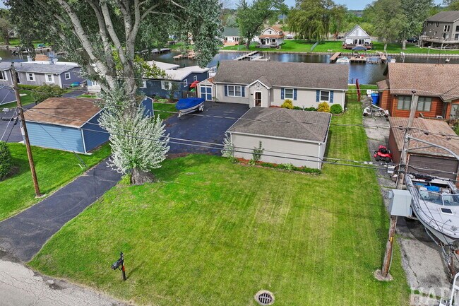 Building Photo - 707 Kingston Blvd