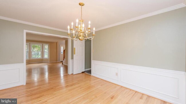 Building Photo - 3871 Woodville Ln