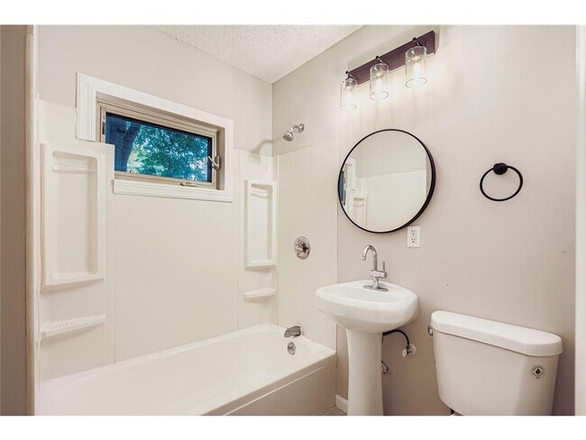 Building Photo - 4643 Emerson Ave N