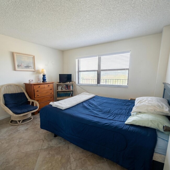 Building Photo - 4250 N Hwy A1A