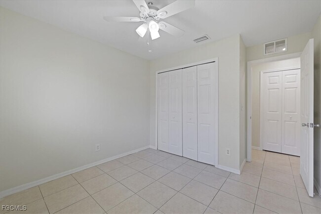 Building Photo - 1529 SW 15th Pl