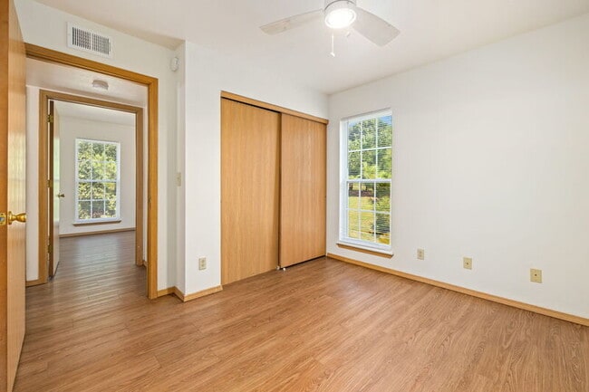 Building Photo - 413 Columbia Pl