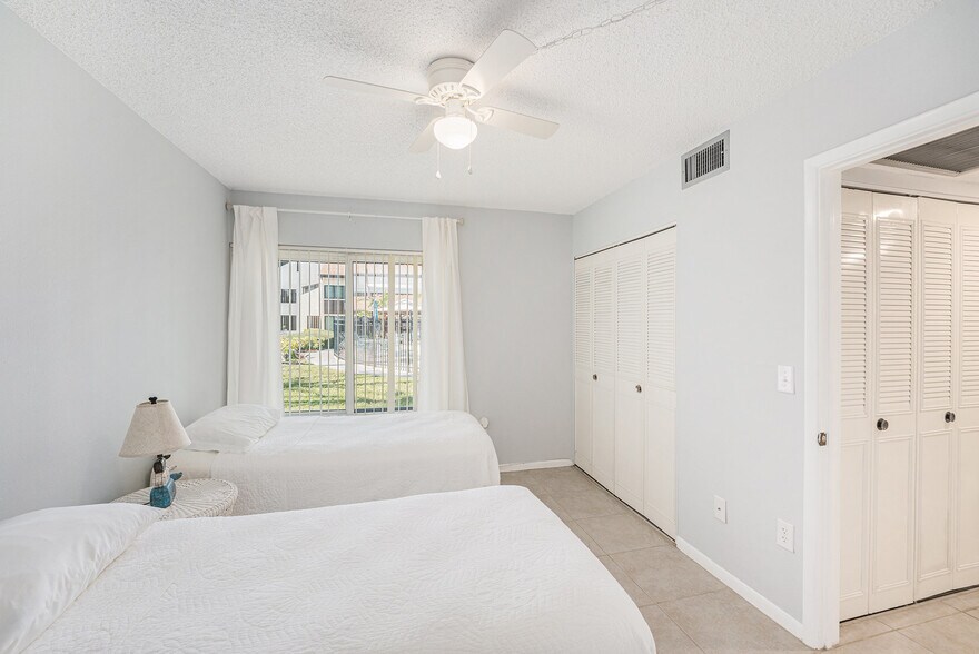 Building Photo - 2211 Belleair Rd