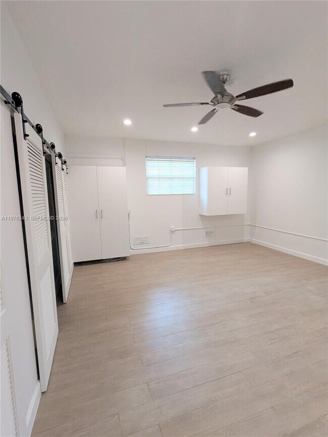 Building Photo - 5920 Maynada St