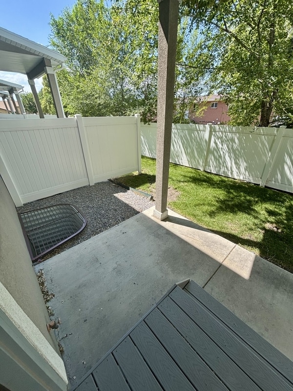 Building Photo - 215 1135 S
