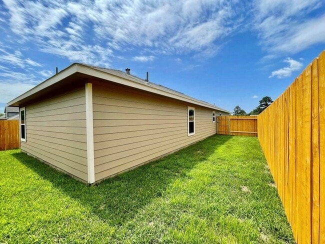 Building Photo - 13010 Sorrento Bay Dr