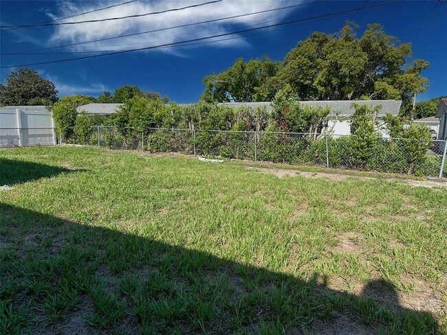 Building Photo - 3607 Cambridge St