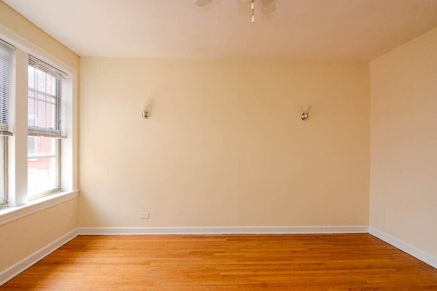 Building Photo - 644 W Aldine