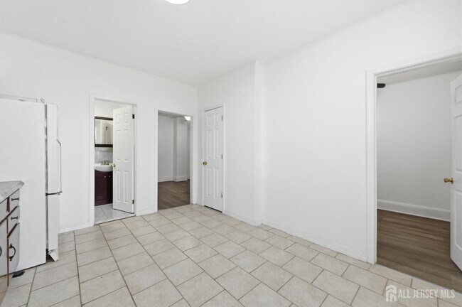 Building Photo - 182 Avenue F