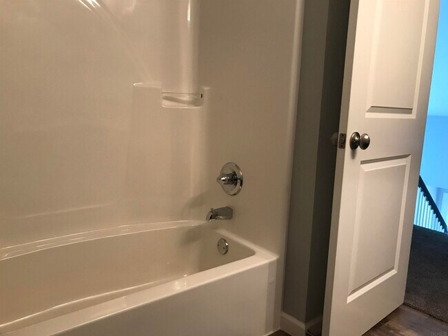 Building Photo - 2119 Meadowsweet Pkwy