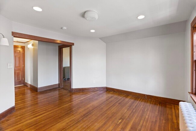 Building Photo - 117 Whitney St