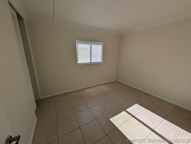 Building Photo - 817 Lighthouse Dr